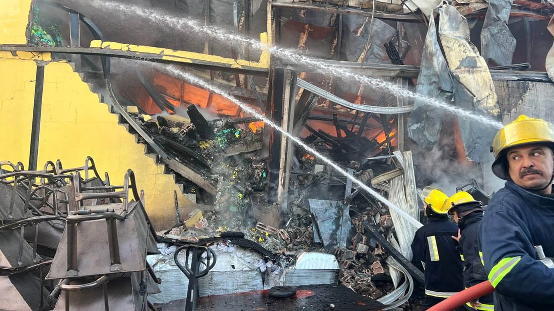 ئاگرێکی گەورە لە کۆگایەکی دیکۆرات و کەرەستەی بیناسازی لە هەولێر کەوتوەتەوە