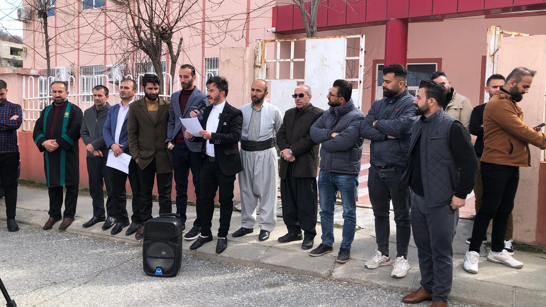 نزیکەی 300 مامۆستا ماوەی حەوت مانگە موچەیان وەرنەگرتووە