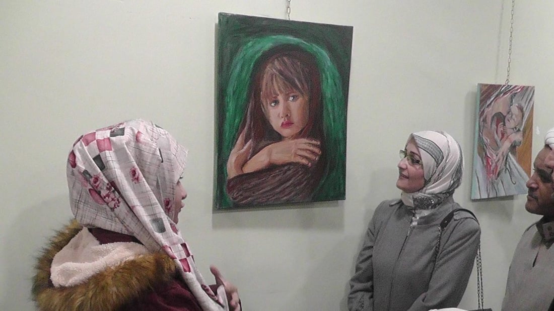 بلد – صلاح الدين: رسمات طالبات معهد الصمّ والبكم تُدهش الحضور (صور)