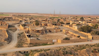 فيديو: عين جارية وماء رقراق.. وجهاء الجحيش في “أبو ماريا” يتحدثون عن قريتهم الهادئة