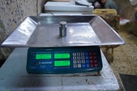 ژمارەیەک دوکان بە تەرازووەکانیان فێڵیان لە خەڵک کردوو...