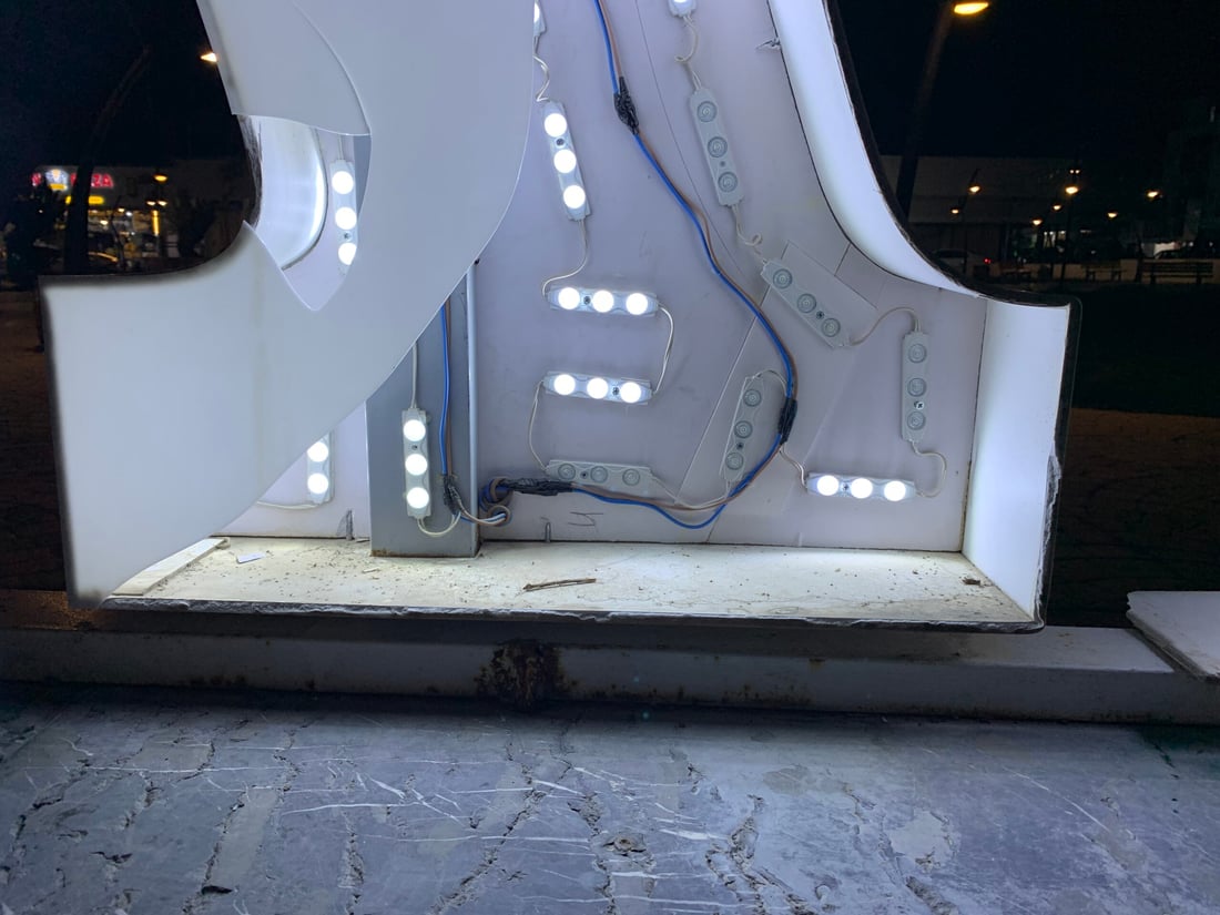 پیتی بارزەکانی پارکی شار لە قەڵادزێ شکێندران