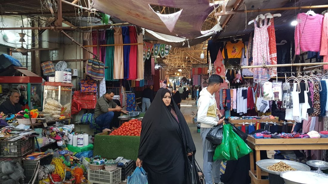 ساعات على الحظر.. والأسعار تصعد بمعدل 1000 دينار في المسيب (صور)