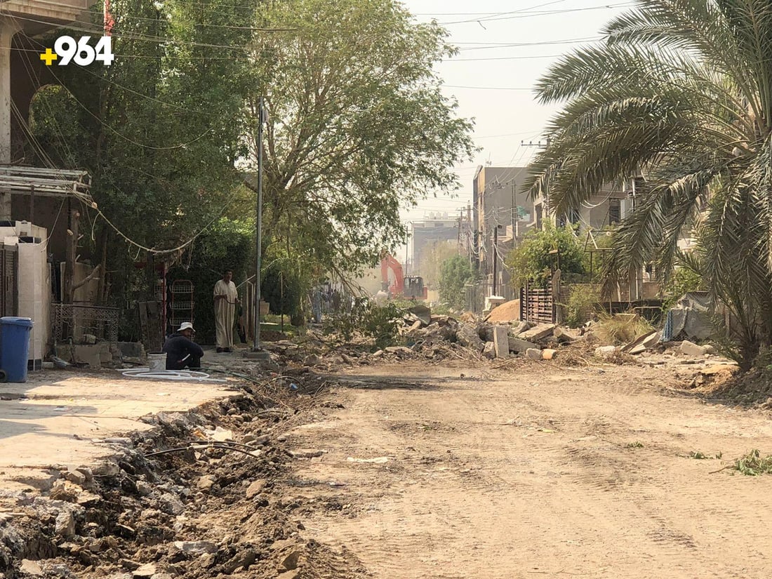 المهلة انتهت ولا تفاهم بعد الآن.. البلدية ترفع تجاوزات حي العامل بالشفلات (صور)