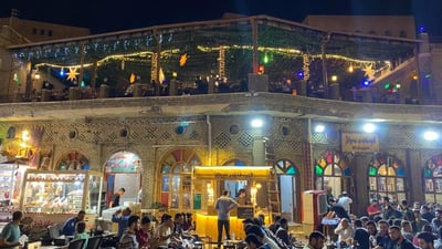 خەڵکی هەولێر شەوانی رەمەزان دێنە بەردەم قەڵا و تا بانگی بەیانی چایی دەخۆنەوە