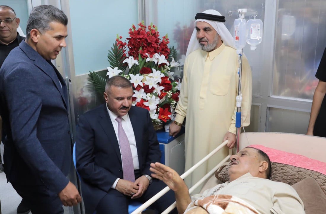 وزير الداخلية يتفقد شيخ الطارمية بعد نجاته من محاولة اغتيال