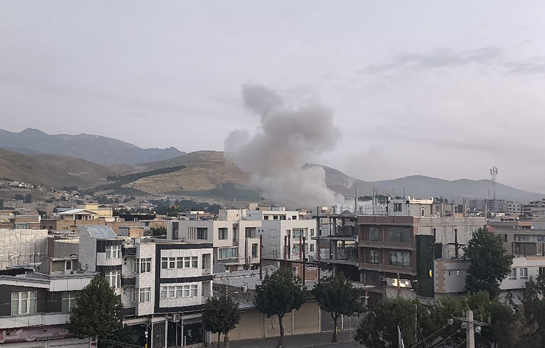 صور إيران ذاك الصباح.. طهران الجميلة بعوائل وأطفال تحت الصدمة
