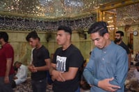 زوّار من كل مكان.. صور من داخل مرقد السيد محمد في بلد