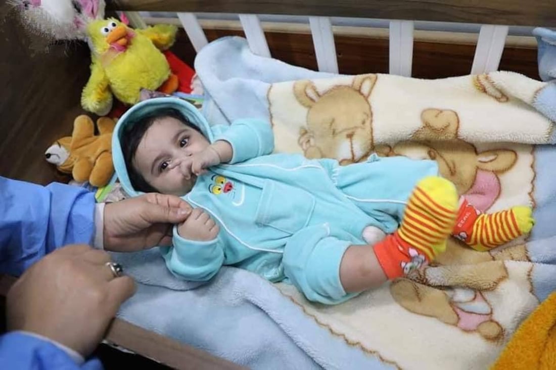 الديوانية.. الطفل “علوش” يعود إلى حضن والدته بعد 6 أشهر من الفراق