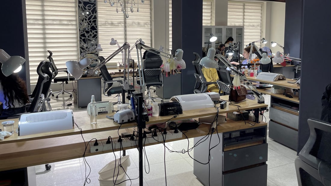 السليمانية: نساء أوكرانيا الأسرع والأعلى أجراً لدى مراكز تزيين الأظافر