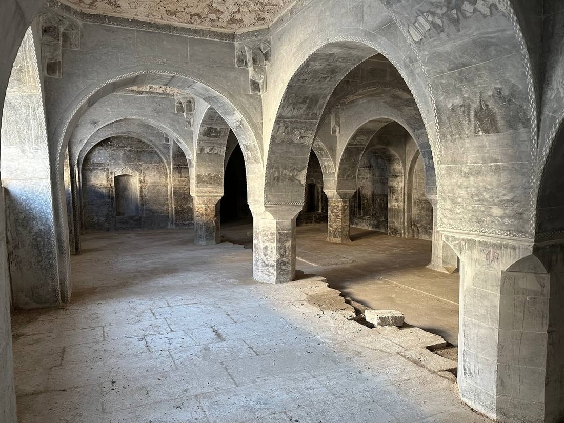 الموصل: إعادة العمل في “بيت التتنجي” التراثي.. ونقش الحجر بأياد محلية