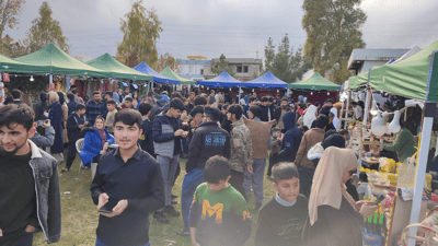 ژنێکی مەریوانی لە چەمچەماڵ جلی کوردی دەفرۆشێت