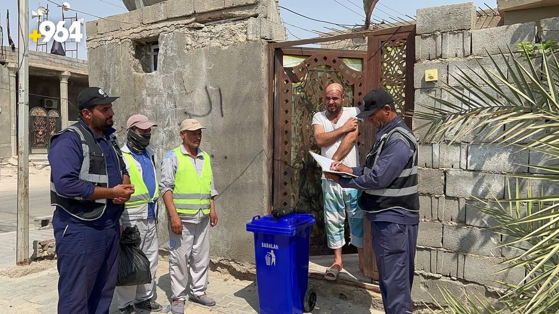 ماذا نفعل أكثر حتى لا ترموا النفايات؟.. سفوان توزع حاوية وأكياساً لكل عائلة (صور)