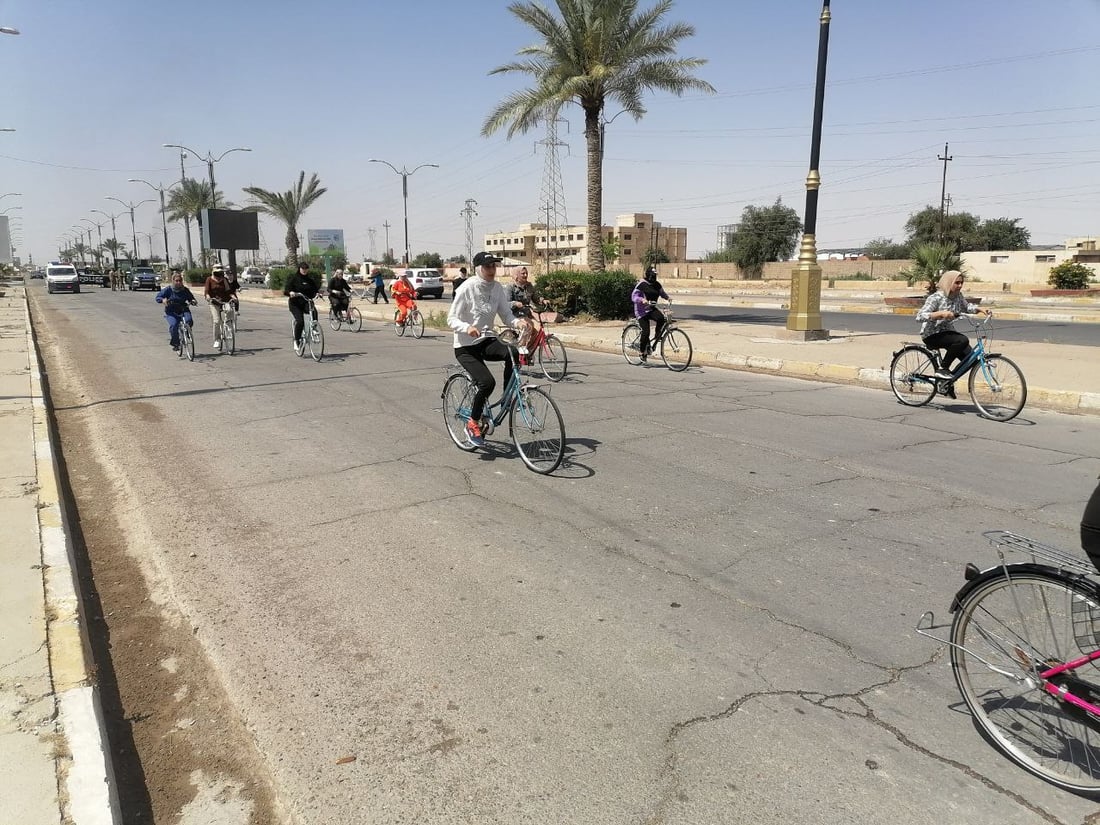 صور: أول سباق للدراجات الهوائية في تكريت يجمع 40 فتاة في شارع الاحتفالات
