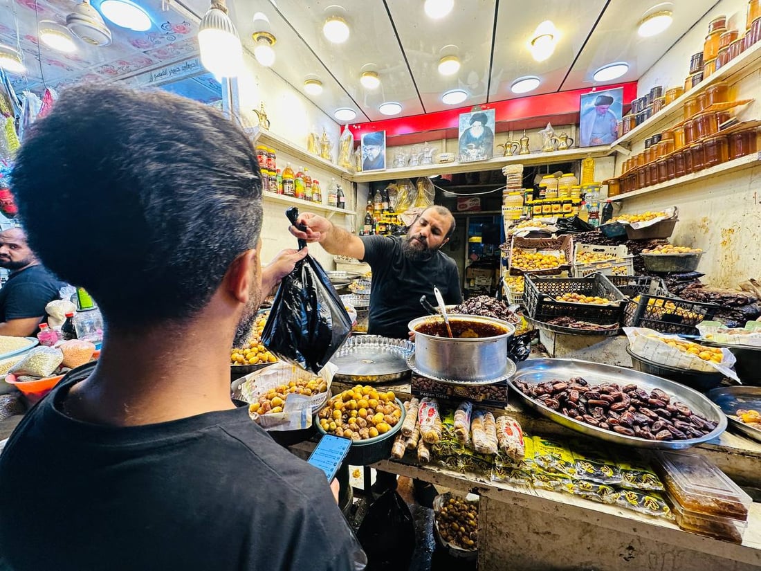 صور: الآن يجب أن تخزنوا الرطب والتمر.. باعة الكوت يتوقعون ارتفاع الأسعار