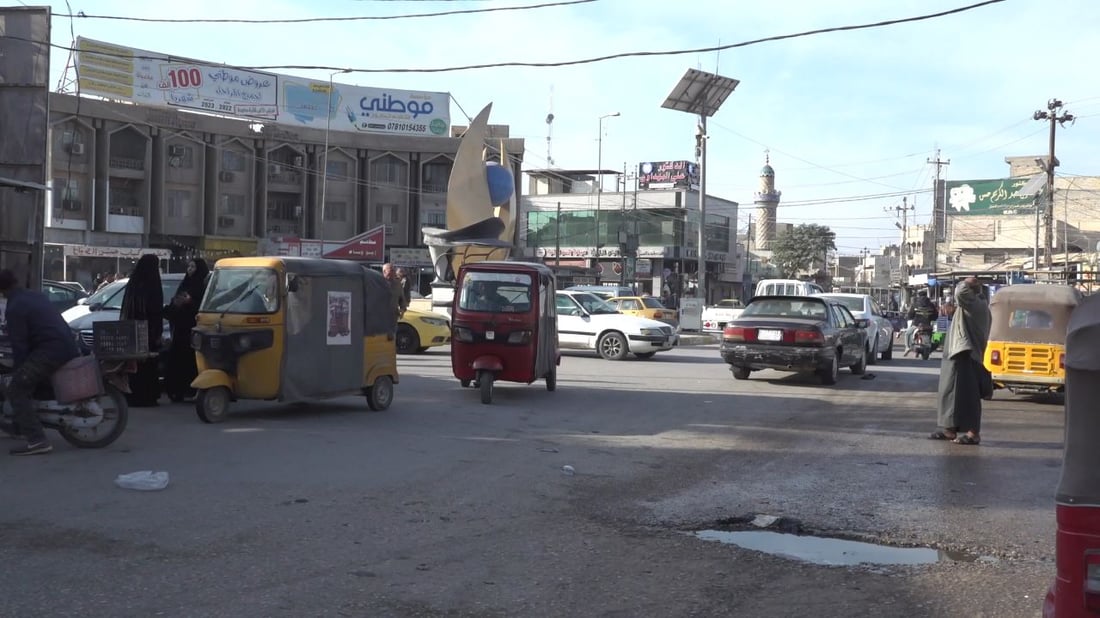 تسجيل التكاتك لم يغير شيئاً.. تملأ شوارع المسيب بإزعاجها وتراوغ السيارات (صور)