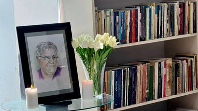 Family of late Saadullah Parosh donates extensive book collection to Erbil library