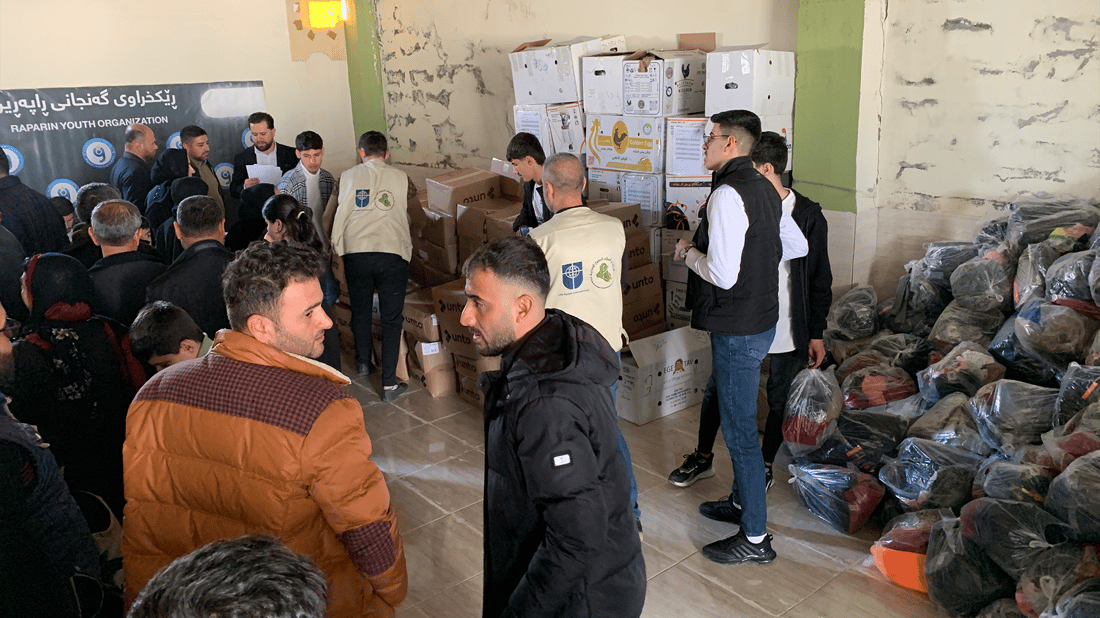 لە پشدەر خۆراک و نەوت و جانتای قوتابی دابەش کران