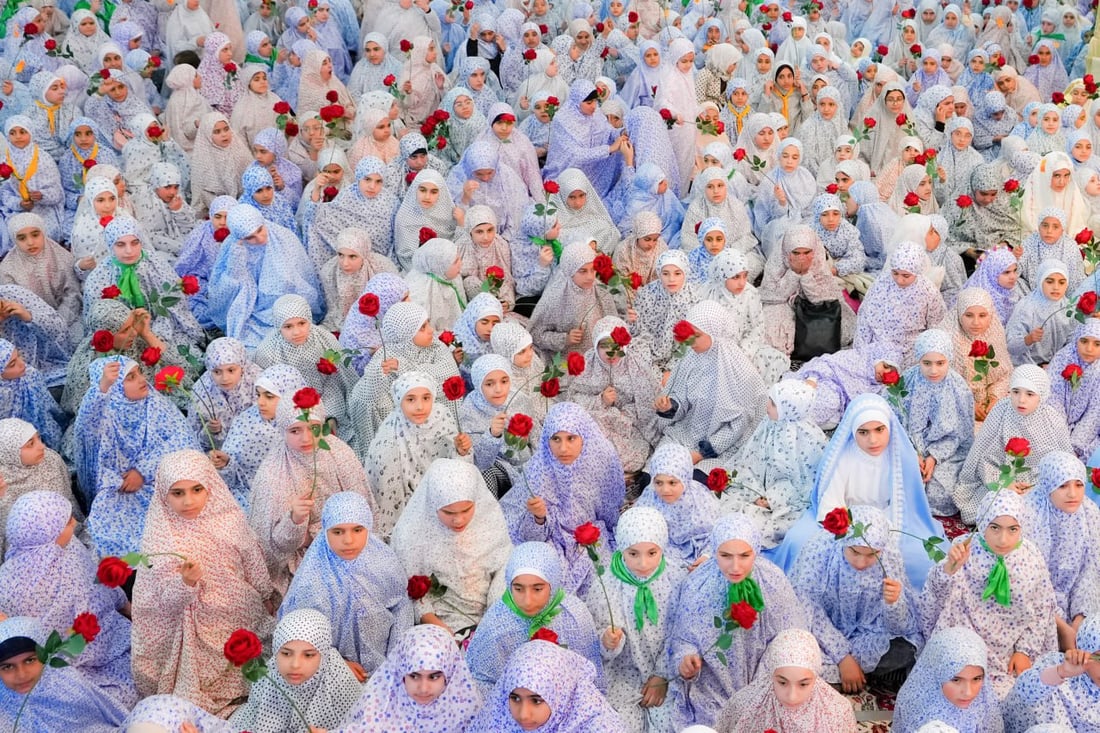 صور: العتبة العسكرية تحتفي بتكليف أكثر من 4000 فتاة من خمس محافظات عراقية