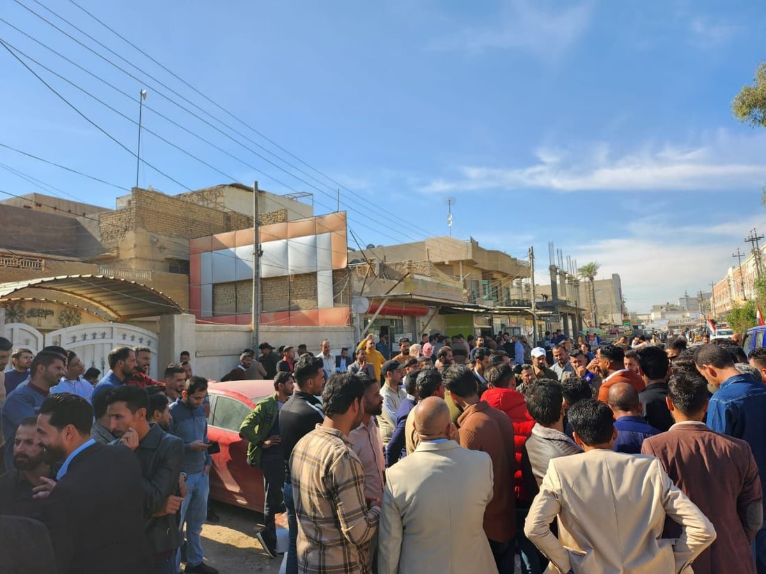 محاضرو بابل يعتصمون بانتظار تصويت الحكومة على تثبيتهم في جلسة غد (صور)