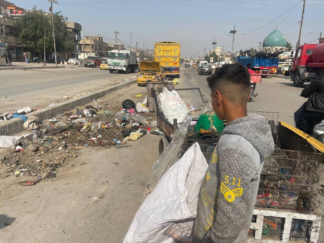 خلف السدة: عائلة من 8 أفراد تعيش على القمامة.. “لا سبيل آخر للرزق”