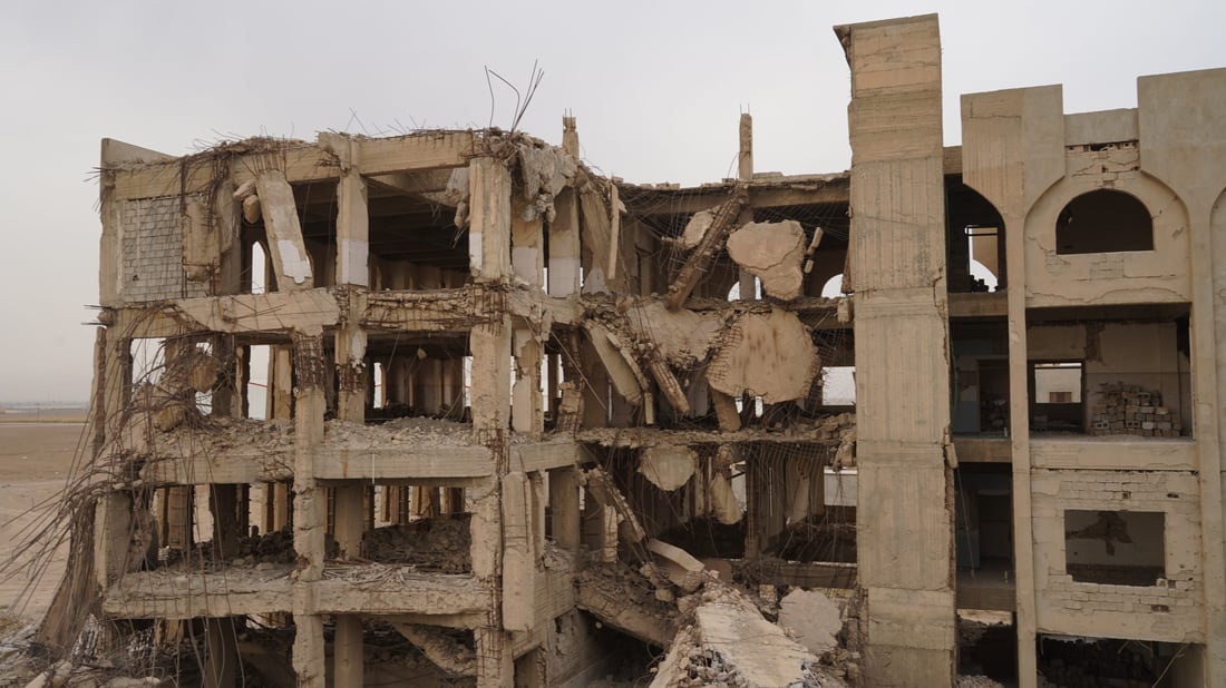 نينوى: هدم 60% من كلية الإدارة في الحمدانية لإعادة بنائها (صور)