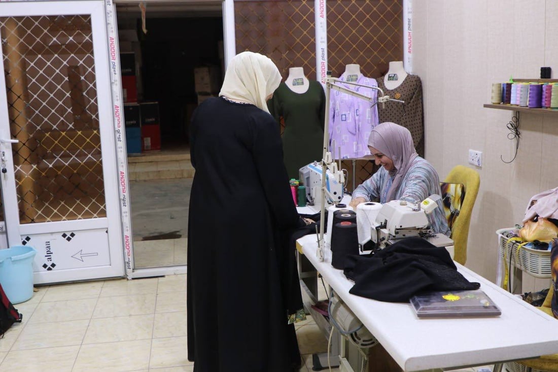 “بيت وريش” يرضي عشاق الأقمشة في هيت.. كلّ شيء متوفر والصيفي أرخص (صور)