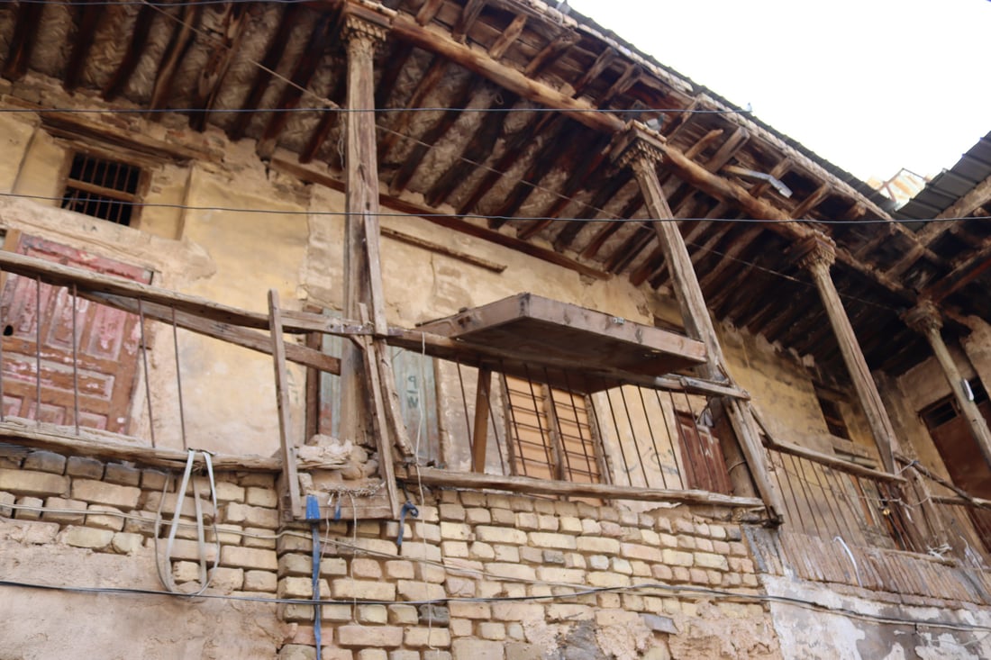 فيديو من “خان المدامغة” في الكاظمية: آخر شاهد على العهد العثماني تحوّل إلى “گراج”