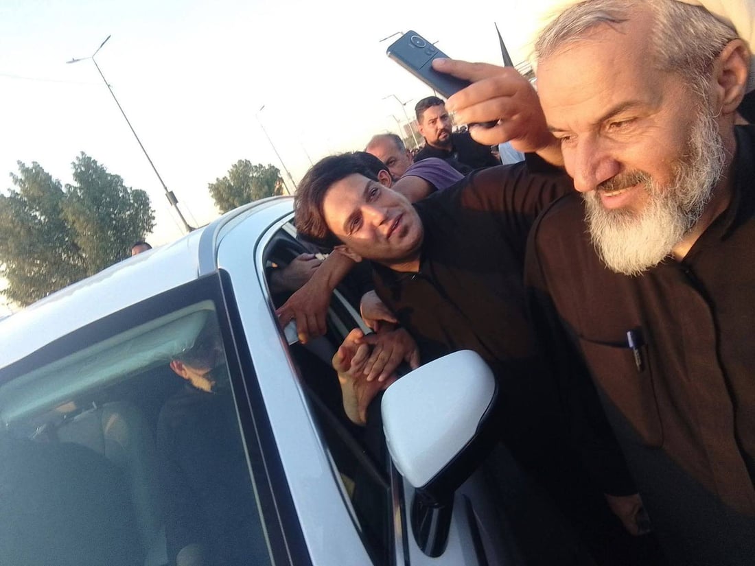 الصدر يتفقد الزوار في مرقد الإمام علي بالنجف في ذكرى وفاة النبي محمد