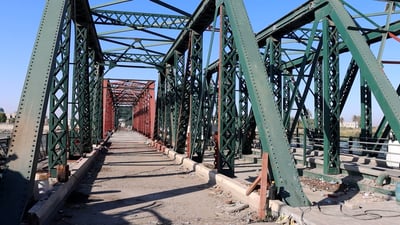 جسر الفلوجة الحديدي يقترب من خط النهاية.. 85% من المشروع اكتمل