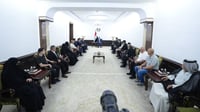 السوداني يستقبل مجموعة من عوائل شهداء الصحافة العراقي...