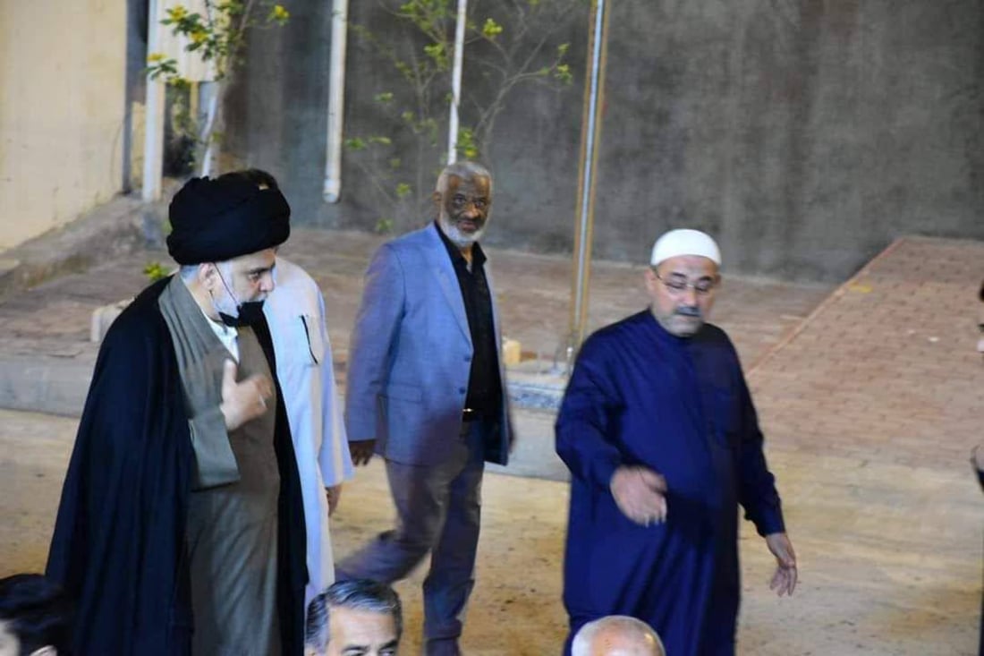فيديو وصور: الصدر يزور إحدى الحسينيات في النجف