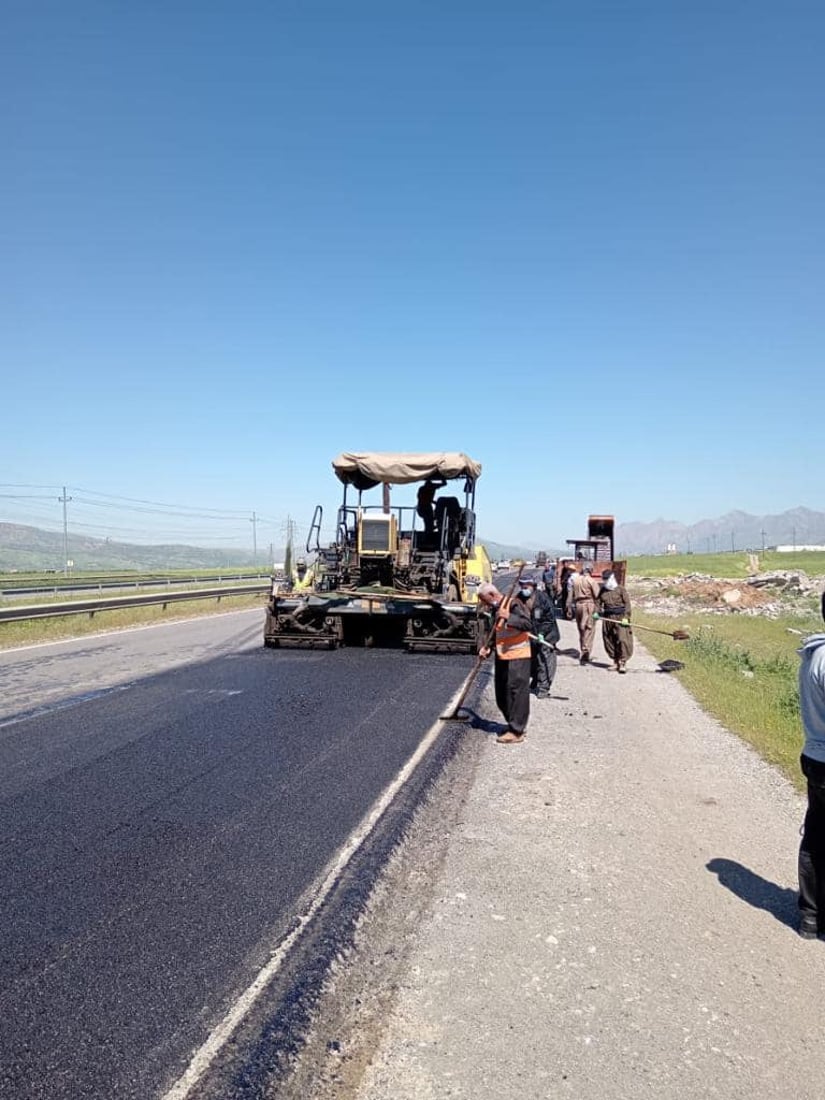 ئەو بەشانەی رێگاکە چاکرانەوە کە لە رابردودا تێکچوبون و ئاستەنگی ھاتوچۆی بۆ شۆفێران و ھاوڵاتیان دروستکردبوو.