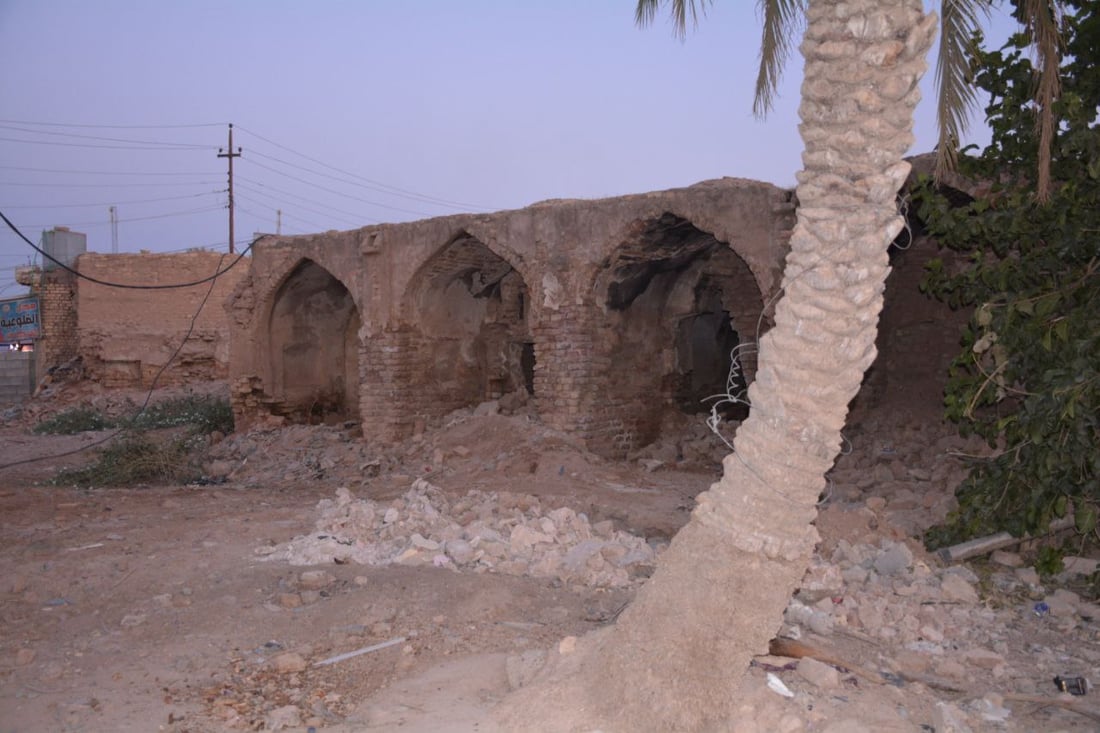 تحول إلى كراج سيارات.. باحث يطالب الحكومة بإعمار خان الضلوعية العثماني (صور)