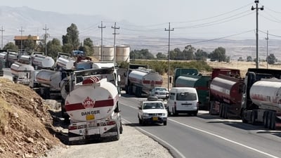 زیاتر لە 200 بارهەڵگر چوار رۆژە لە بازگەی تۆپزاوا رێگەیان لێگیراوە و ناتوانن بڕۆن