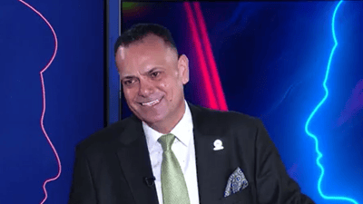 كلما صحوت رأيت محافظ البصرة يصلي ثم اتهموا الحكيم بالتغرب.. قصي محبوبة