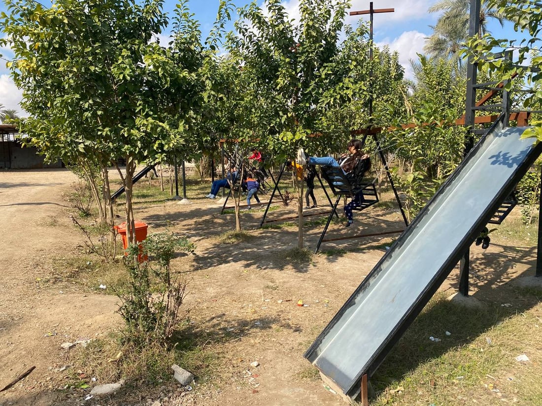 صور: دولاب هوى وسفينة نوح هدية من آل حماشي لعوائل هيت على طول الفرات