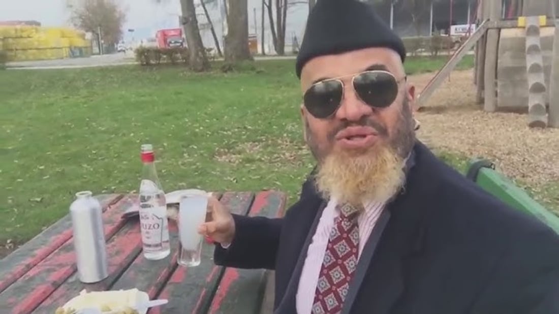 الحكم على “مصطفى الحجي” بالسجن غيابياً لمدة سنة