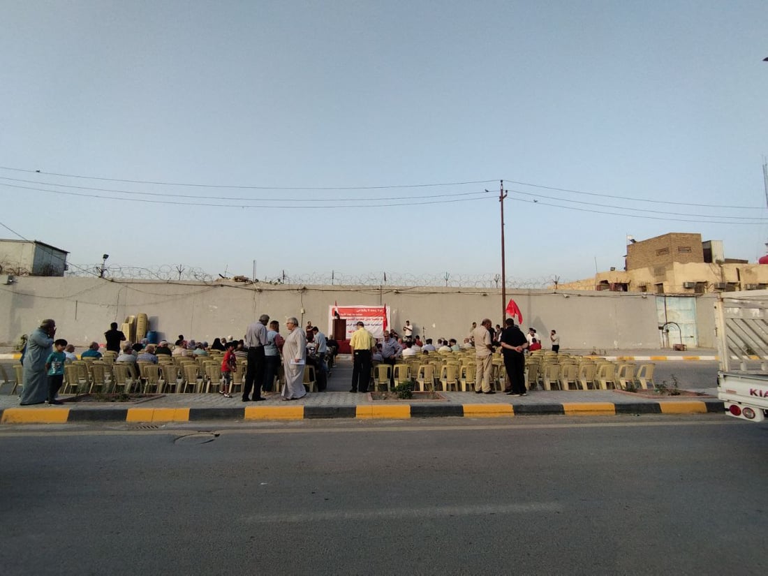 صور: حفل شيوعي أمام سجن الحلة.. وإطلاق اسم مظفر النواب على تقاطع حيوي
