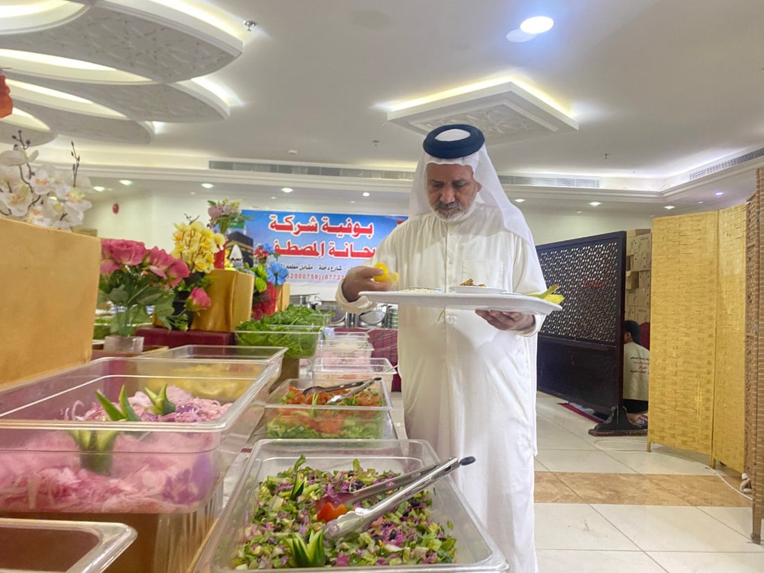 رجال دين وطباخون وبدأ تدريب العمرة.. لا بد من دولما في السعودية (صور)