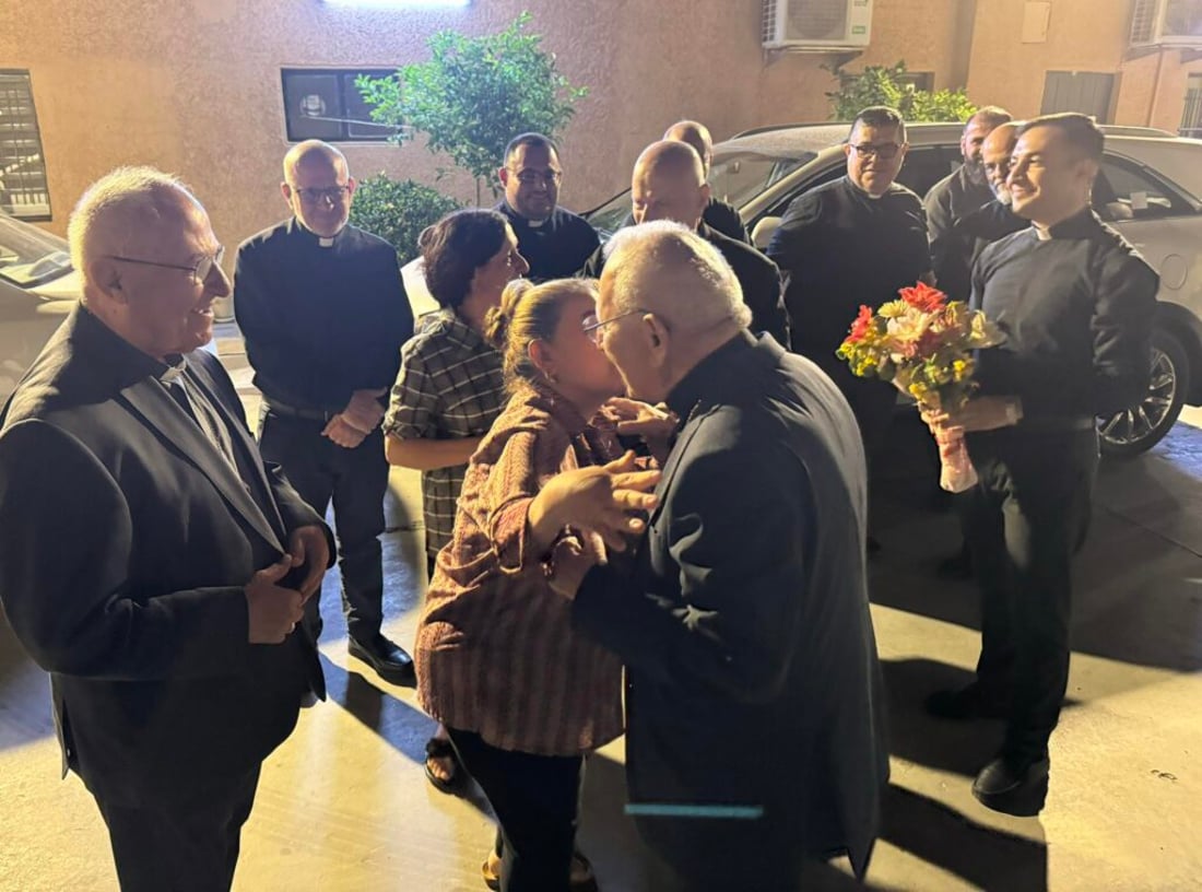 “هليلويا.. هليلويا”.. لويس ساكو يعود إلى بغداد واستقبله ممثل السوداني (صور)