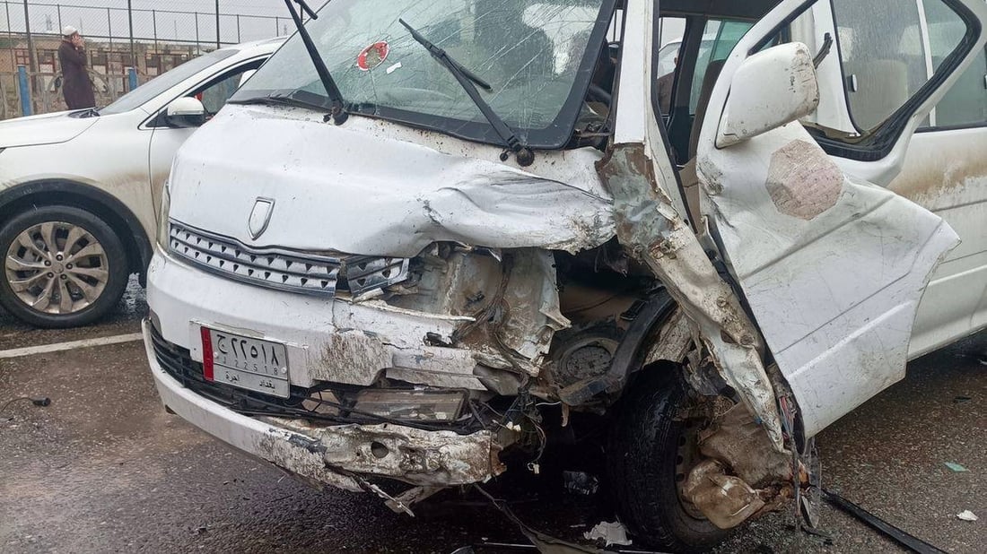 16 مصاباً بحادث مروري بين 3 سيارات على طريق الهارثة شمالي البصرة