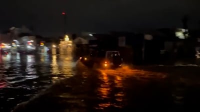 ئۆتۆمبێلێک 15 ئۆتۆمبێل رزگار دەکات