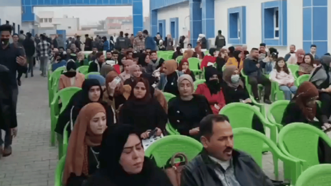 أبو غريب تقرأ وتغني في شارع “الشيخ ضاري”.. مهرجان للكتب والفنون