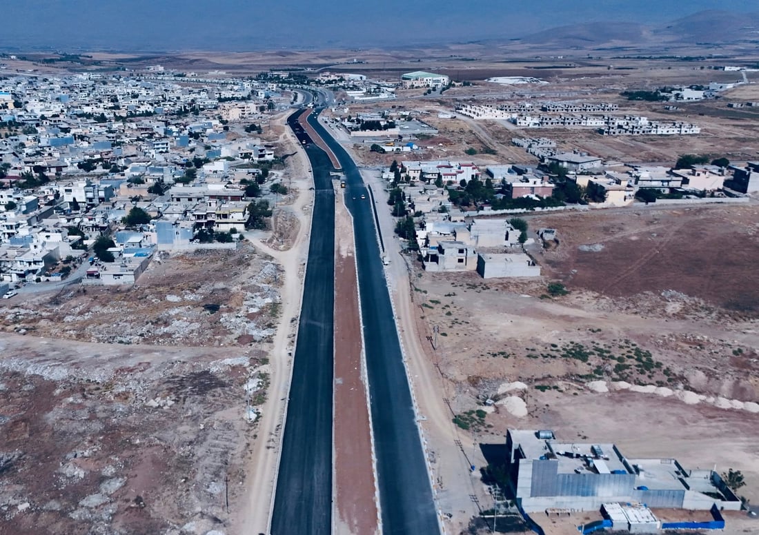 شەقامە تاقانەکەی قەڵادزێ بێ بەرزەپردە و مەترسی دروستکردووە