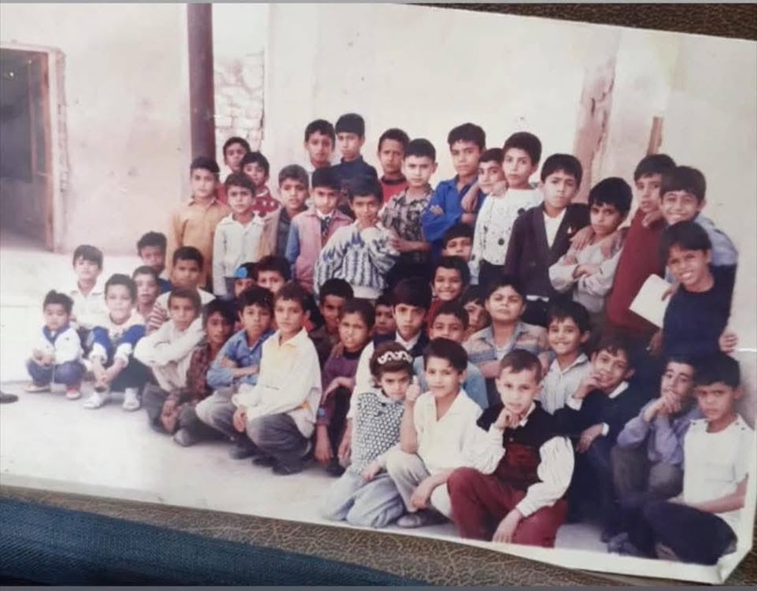 تغيّرت أشكالنا.. صورة من الابتدائية تدفع طلبة للقاء بعد 38 عاماً في البصرة