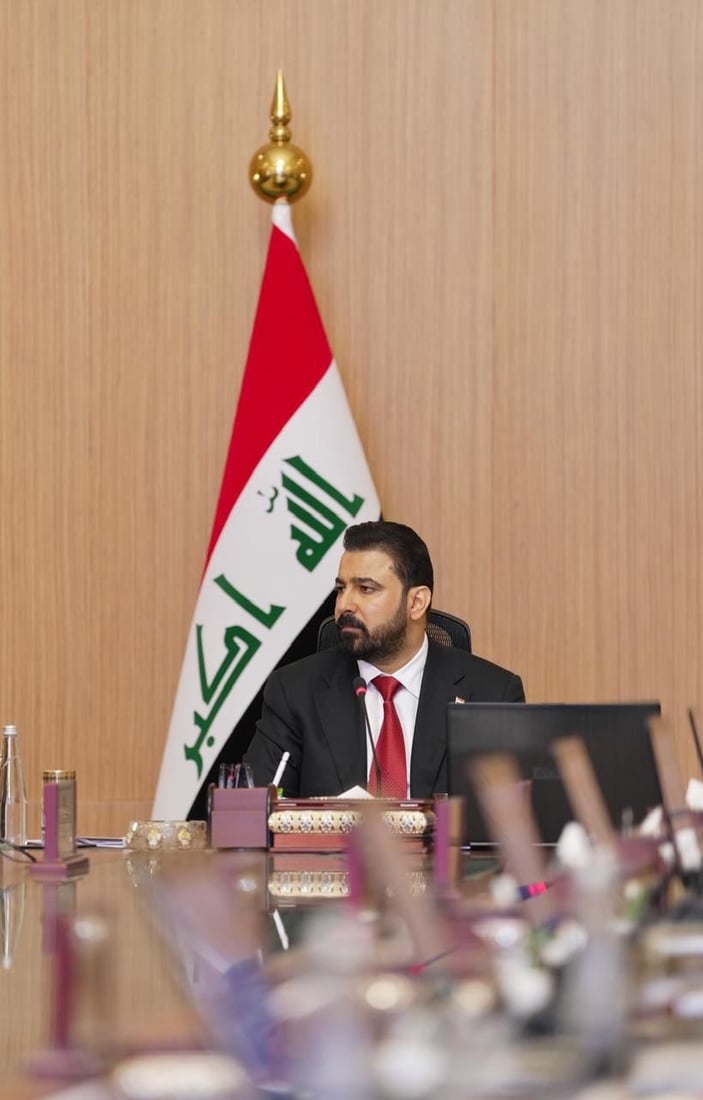 الزيدي يترأس أولى جلسات مجلس الوزراء.. توجيهات للوزارات كافة