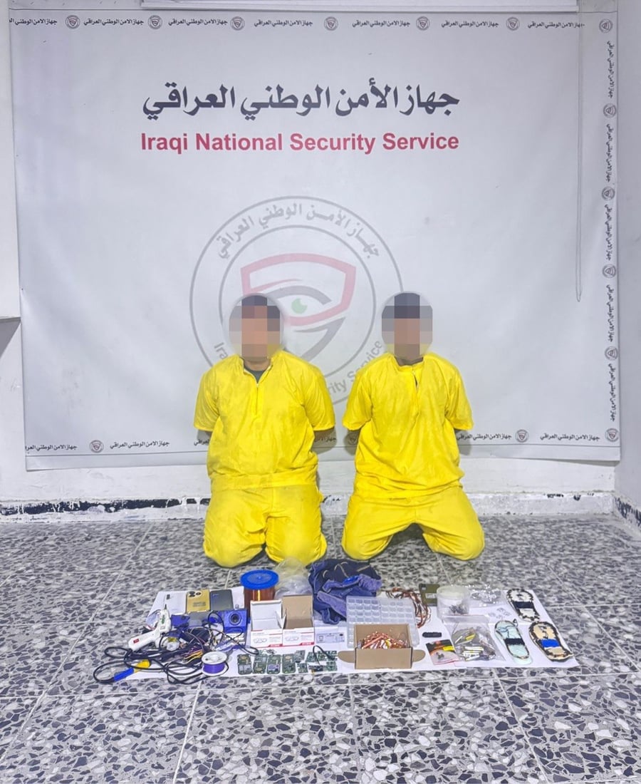 صور: الإطاحة بمتهمين يديران ورشة خاصة لتوفير مستلزمات الغش لطلبة السادس