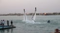 يطيرون بارتفاع 6 طوابق فوق شط العرب.. حتى القلب الضعيف سيتعلم فلاي بورد في أسبوع