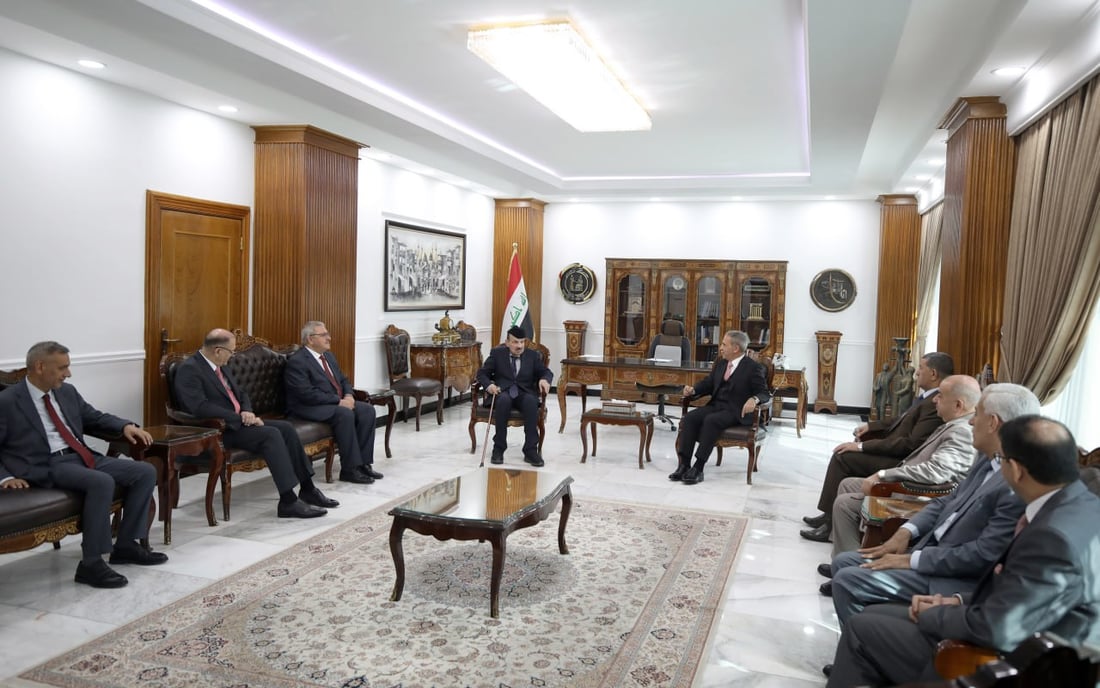صور: فائق زيدان يكرم وزير العدل في نظام صدام حسين